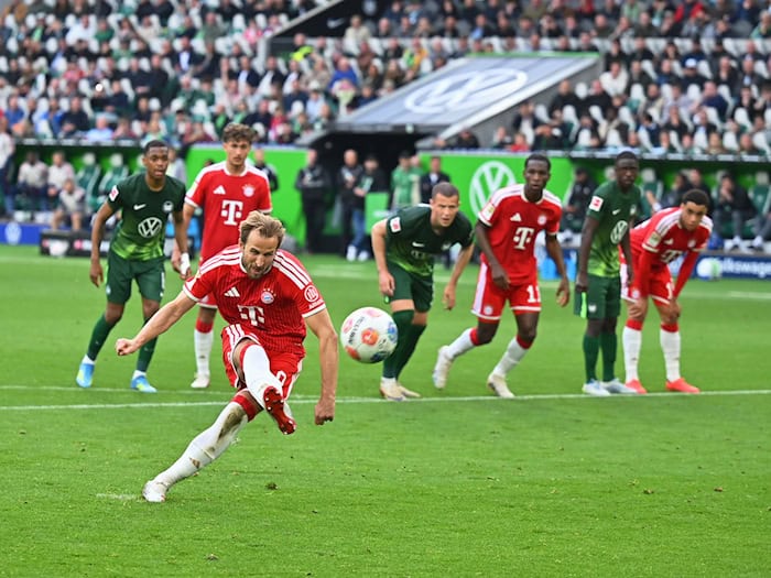 Der erste Elfmeter-Fehlschuss seiner Bundesliga-Karriere: Harry Kane im Spiel gegen den VfL Wolfsburg. / Foto: Swen Pförtner/dpa