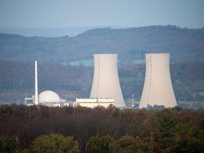 Das Atomkraftwerk Grohnde wurde 2023 stillgelegt. (Archivbild) / Foto: Lino Mirgeler/dpa/Lino Mirgeler