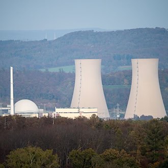 Das Atomkraftwerk Grohnde wurde 2023 stillgelegt. (Archivbild) / Foto: Lino Mirgeler/dpa/Lino Mirgeler