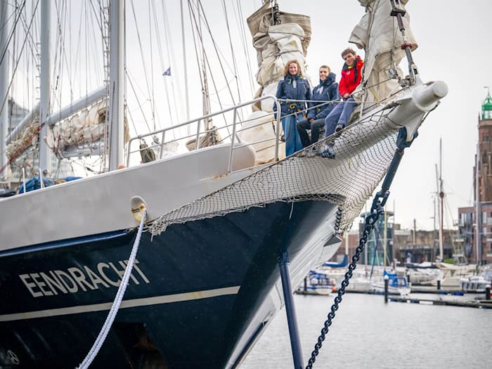 Die 38 Jugendlichen der «High Seas High School» sind nach sieben Monaten auf See wieder in Bremerhaven eingetroffen. (Archivbild) / Foto: Sina Schuldt/dpa