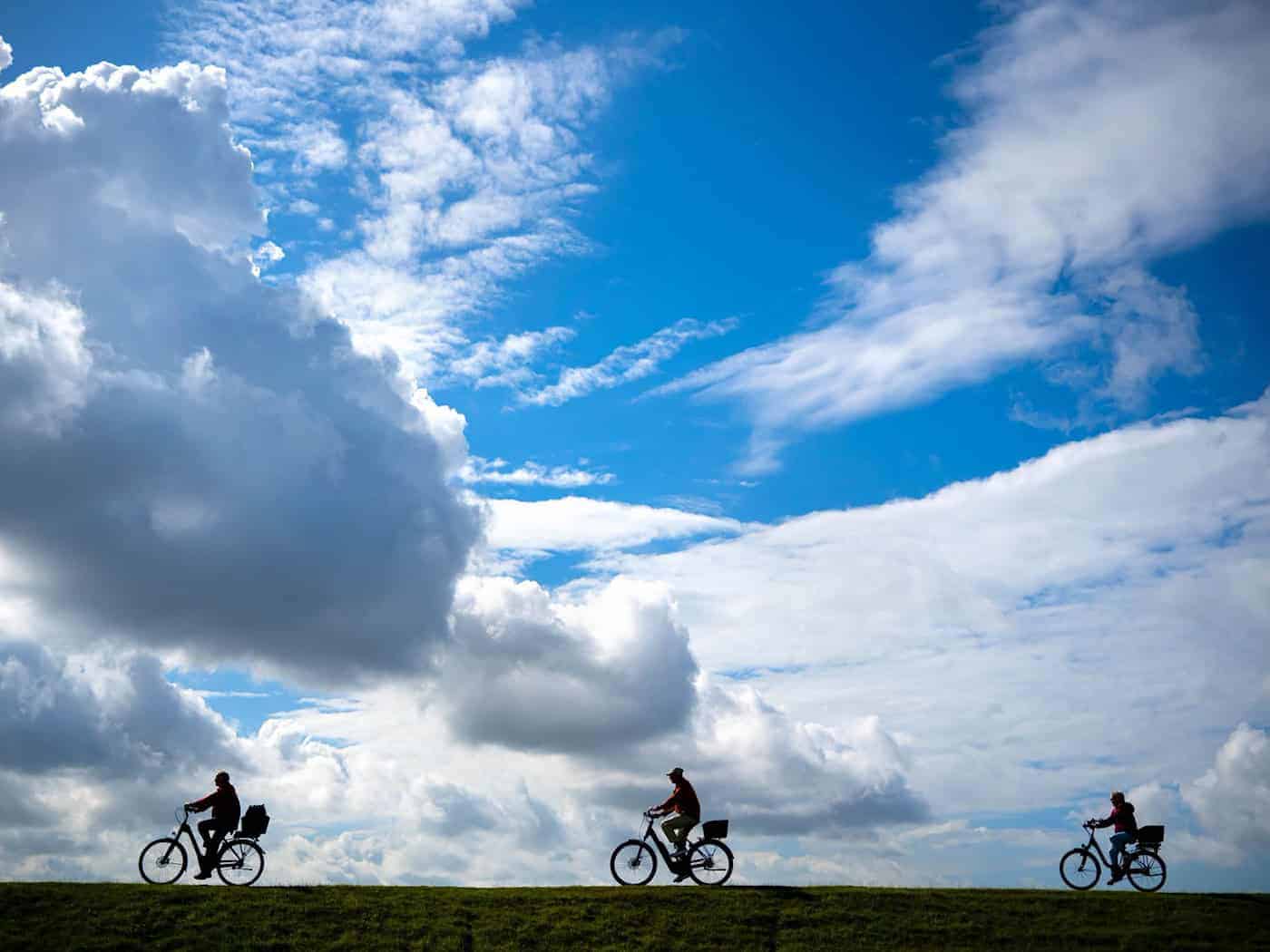 Das Wetter in Niedersachsen zeigt sich am Wochenende von verschiedenen Seiten. (Archivbild) / Foto: Sina Schuldt/dpa