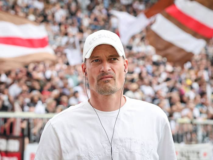Vor dem bislang wichtigsten Spiel in dieser Saison: St. Pauli-Trainer Alexander Blessin. (Archivbild) / Foto: Christian Charisius/dpa