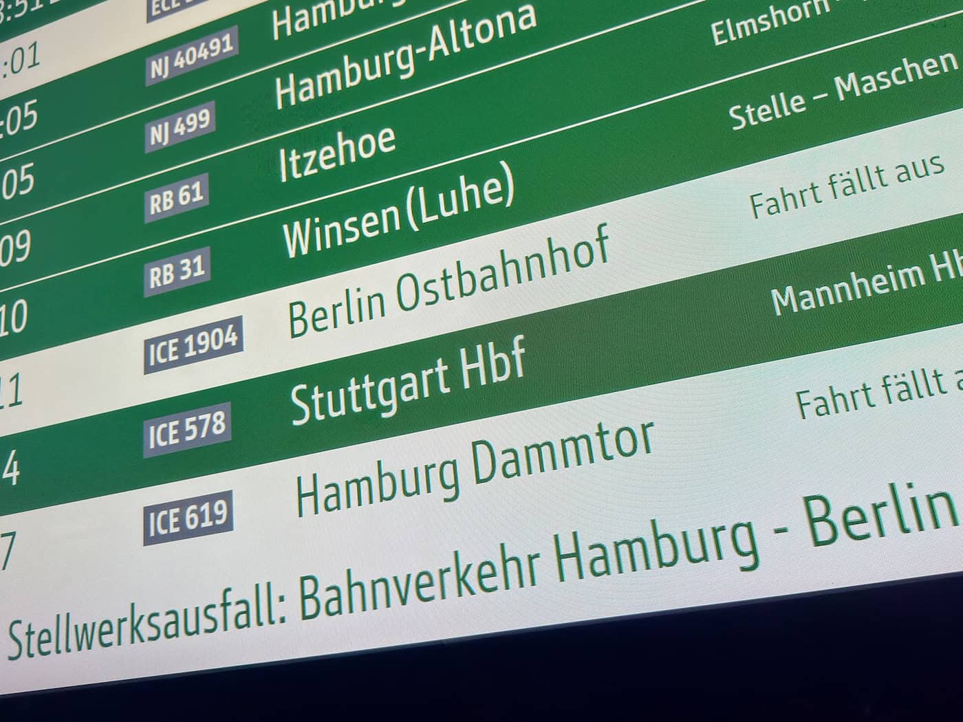 Der Stellwerkausfall bei Lüneburg ist laut Bahn behoben. Der Verkehr zwischen Hamburg und Berlin rollt wieder an.  / Foto: Bodo Marks/dpa