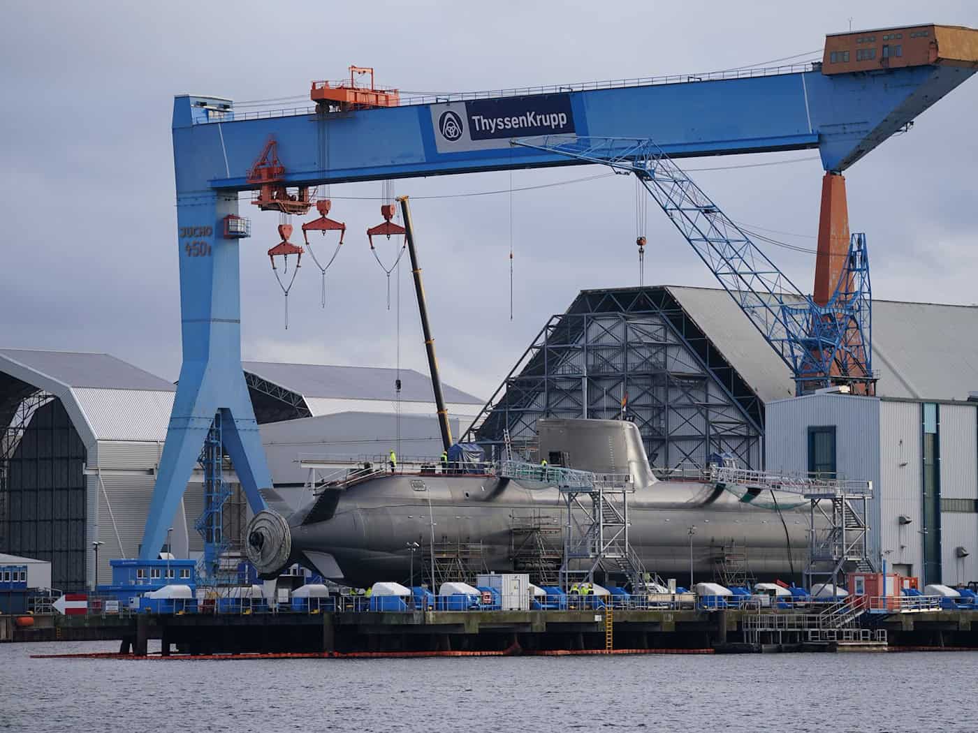 TKMS zählt zu einem der weltweit führenden Unternehmen im Bau nicht nuklear betriebener U-Boote. (Archivbild) / Foto: Marcus Brandt/dpa
