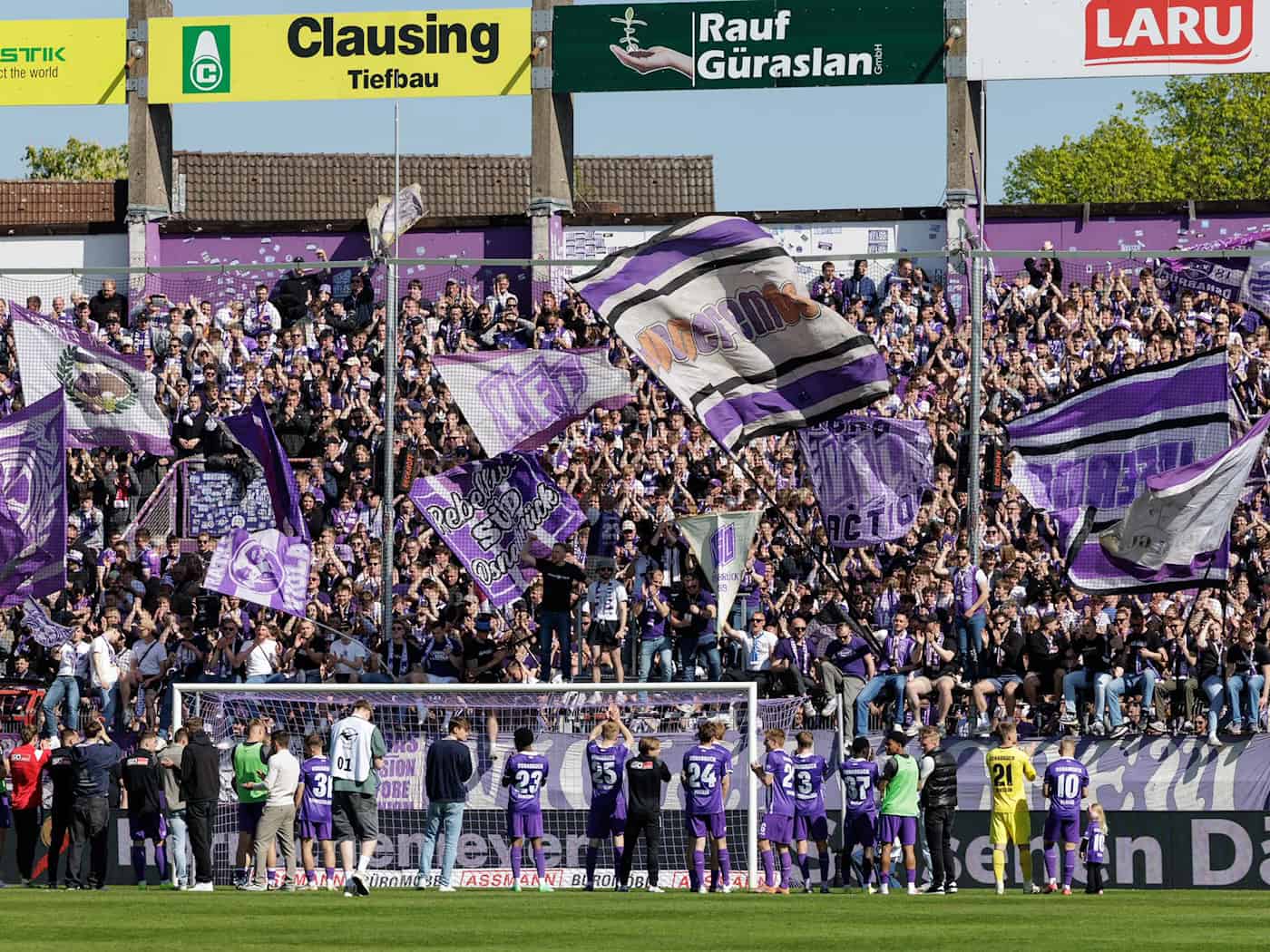 Jubel in Osnabrück: Die Lila-Weißen kehren in die 2. Bundesliga zurück. (Archivbild) / Foto: David Ebener/dpa