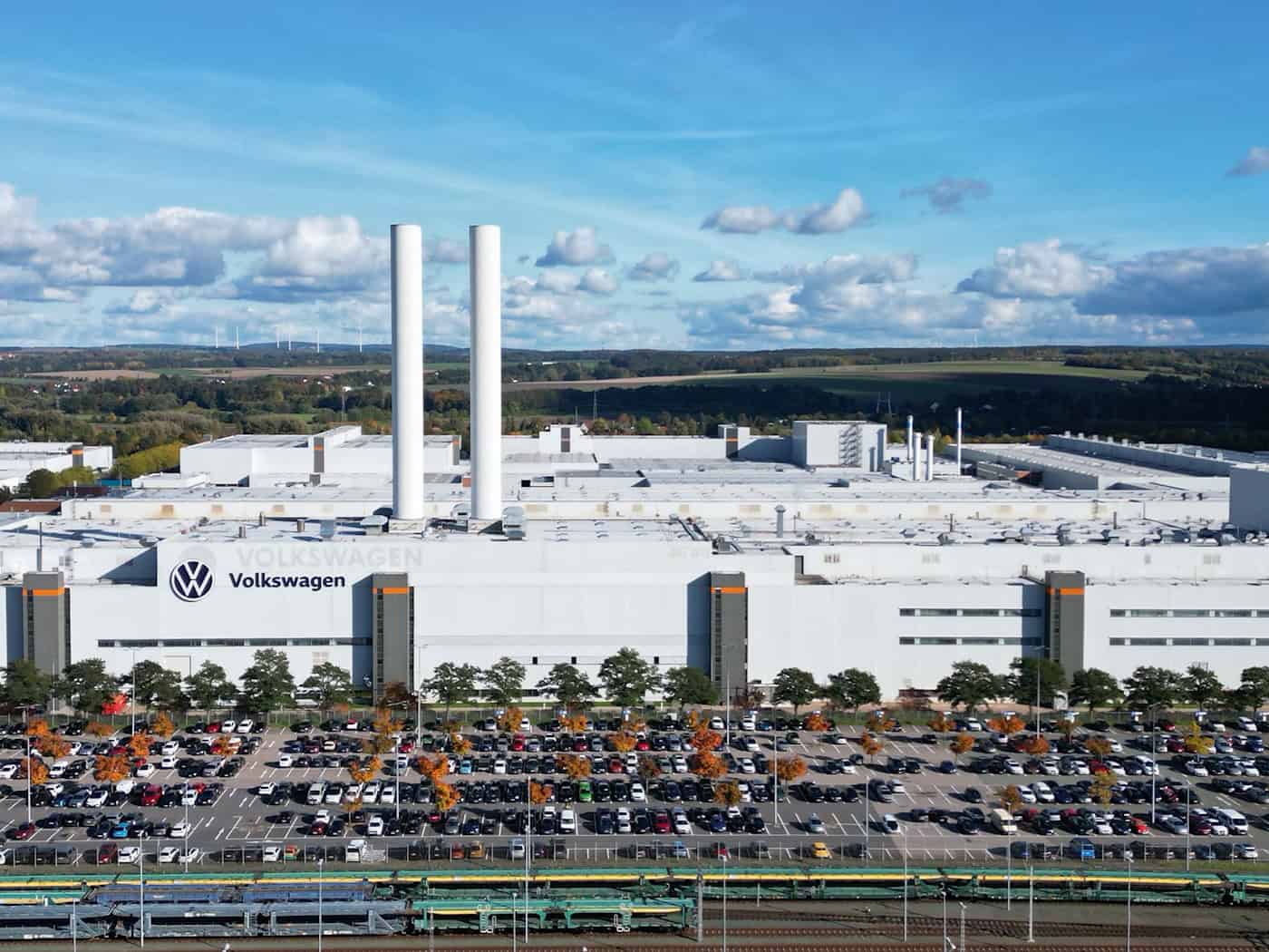 Die Integration von Volkswagen Sachsen in die VW AG verzögert sich. (Archivbild) / Foto: Hendrik Schmidt/dpa