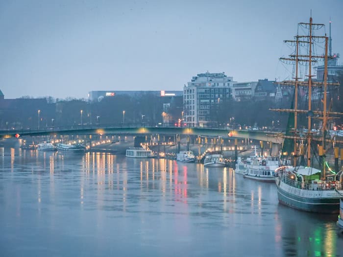 Anfang der Woche bringt das Wetter in Bremen und Niedersachsen eine Mischung aus Nebel, Sonne und Regen. (Symbolbild) / Foto: Focke Strangmann/dpa