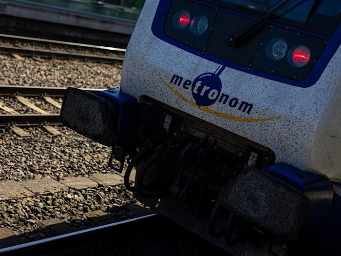 Am Freitagvormittag kommt es zu Einschränkungen im Zugverkehr zwischen Bremen und Hamburg-Harburg. (Symbolbild) / Foto: Moritz Frankenberg/dpa