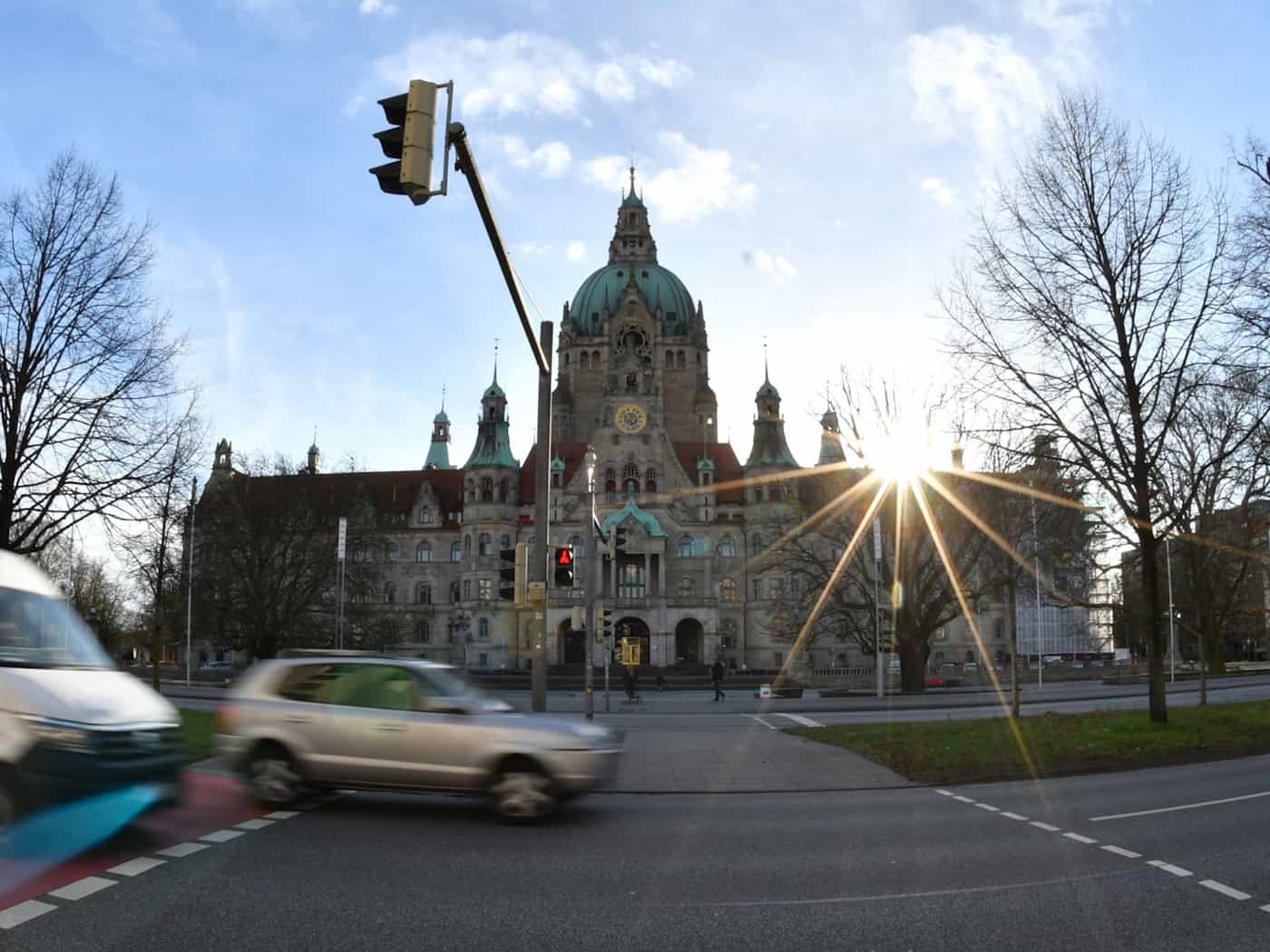 Den Menschen in Niedersachsen und Bremen stehen warme Tage bevor. (Symbolbild) / Foto: Ella Wenzel/dpa