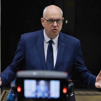 Bundesratspräsident Andreas Bovenschulte (SPD) fordert von der Bundesregierung einen Fokus auf die Steuerreform. (Archivbild) / Foto: Carsten Koall/dpa
