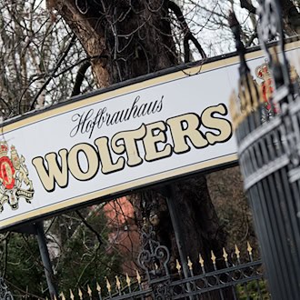 Die Brauerei Wolters stellt Antrag auf Insolvenz in Eigenregie. (Archivfoto)  / Foto: Julian Stratenschulte/dpa