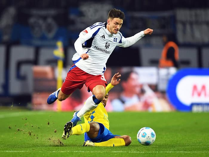 Noah Katterbach wechselt zunächst auf Leihbasis vom HSV nach Braunschweig. (Archivbild) / Foto: Swen Pförtner/dpa