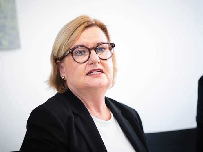  Bremens Innensenatorin Eva Högl (SPD) warnt vor zunehmendem Extremismus. (Archivbild) / Foto: Sina Schuldt/dpa