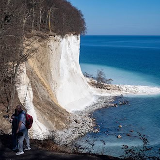 Viele Inseln und Küstenregionen sind wirtschaftlich sehr abhängig vom Tourismus. (Symbolbild) / Foto: Stefan Sauer/dpa