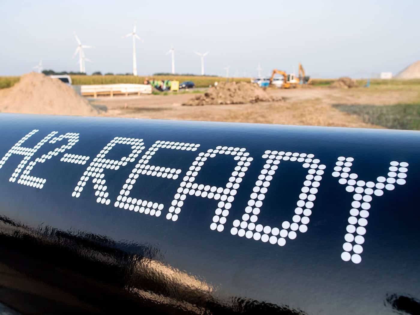 Grüner Wasserstoff aus Emden soll unter anderem Stahl in Salzgitter nachhaltig machen. (Archivbild) / Foto: Hauke-Christian Dittrich/dpa