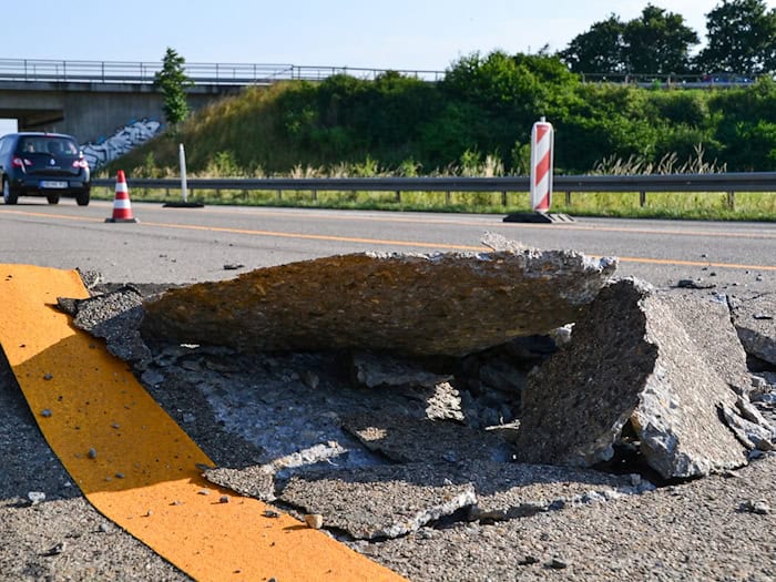 So in etwa dürfte auch der Blop-up auf der A7 aussehen. (Symbolbild) / Foto: Rene Priebe/dpa