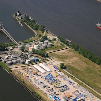 An der Messstation Seemannshöft ist die Sauerstoffkonzentration in der Elbe auf unter zwei Milligramm pro Liter gefallen, wie das Bündnis Lebendige Tideelbe mitteilte. Das sei für Fische tödlich. (Archivbild) / Foto: Christian Charisius/dpa