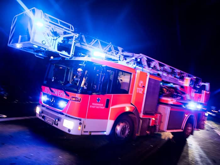 Fünf Personen wurden schwer verletzt. (Symbolbild)  / Foto: Marcel Kusch/dpa