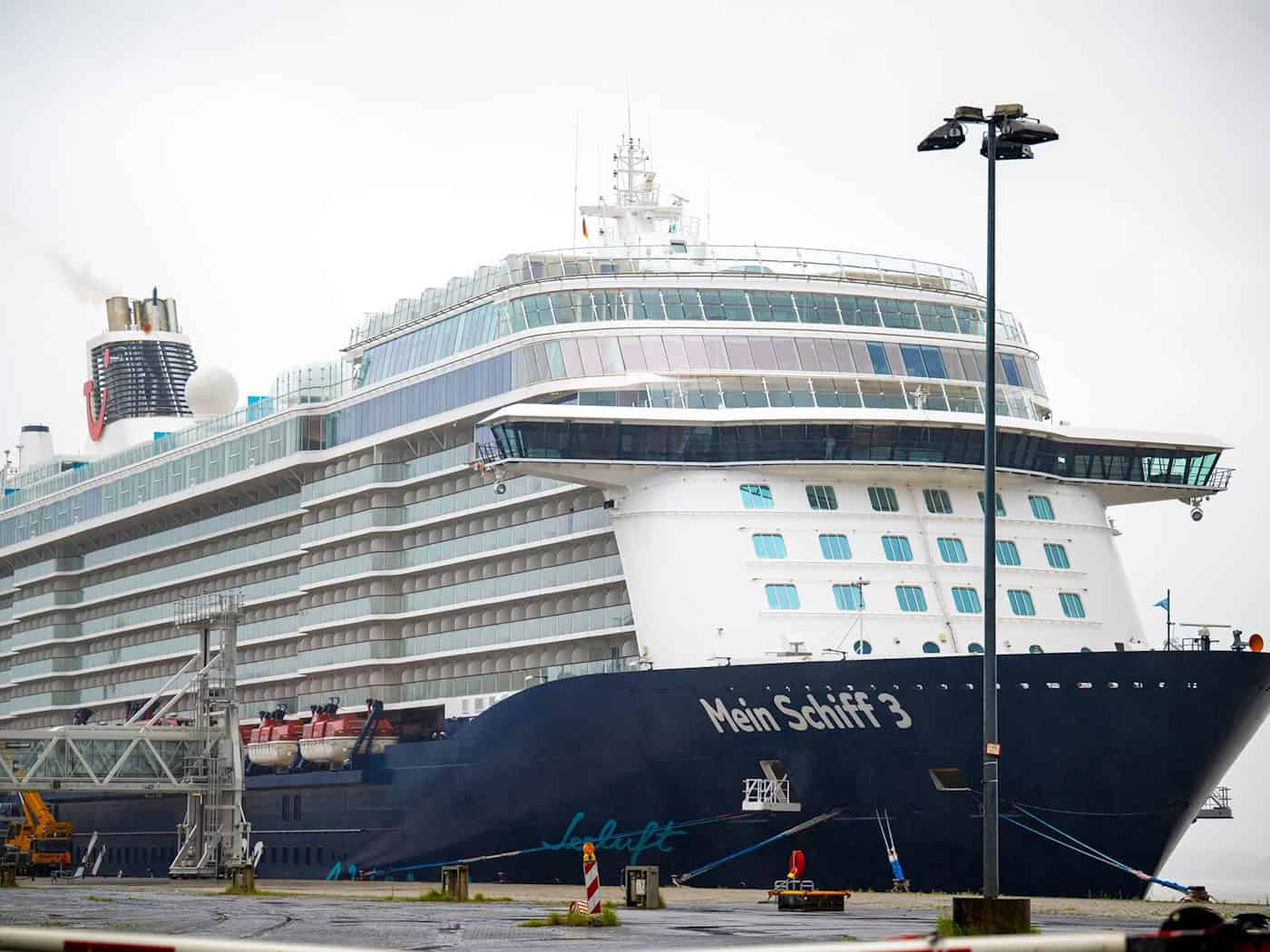 Die «Mein Schiff 3» hat Helgoland angesteuert. (Archivbild) / Foto: Sina Schuldt/dpa