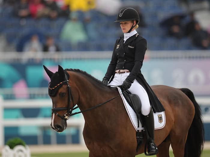 Julia Krajewski und Nickel liegen bei der deutschen Meisterschaft in Luhmühlen in Führung. (Archivbild) / Foto: Rolf Vennenbernd/dpa