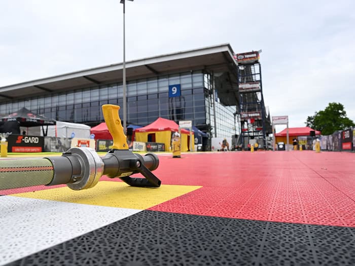 Blick auf die Wettkampf-Strecke auf der Rettungsmesse Interschutz. / Foto: Julian Stratenschulte/dpa