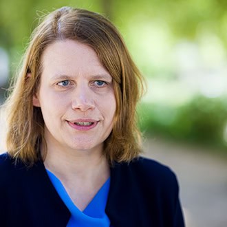 Kultusministerin Hamburg findet es richtig, dass jede Schule selbst über Hitzefrei entscheidet. / Foto: Moritz Frankenberg/dpa