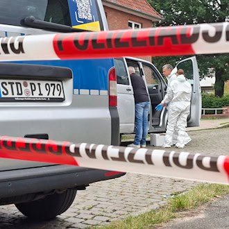 Die Ermittler sind derzeit damit beschäftigt, umfangreiche Tatortaufnahmen und -vermessungen durchzuführen. / Foto: Kai Moorschlatt/dpa