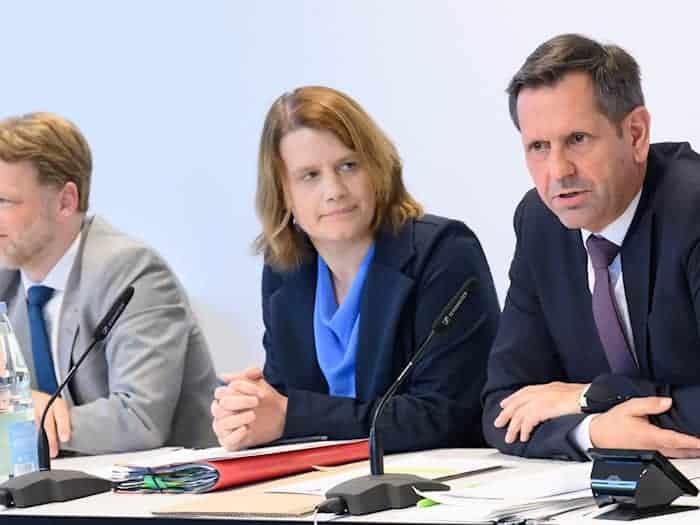 Niedersachsens Landesregierung hat über die Haushalte für 2026 und 2027 beraten. (Archivbild) / Foto: Julian Stratenschulte/dpa
