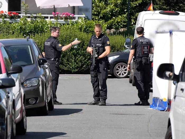 Die Polizei fahndet öffentlich nach dem Tatverdächtigen. / Foto: Hüneke/dpa