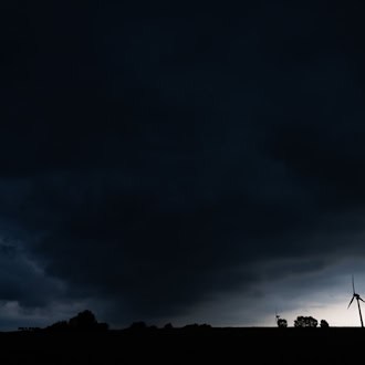 Am Morgen sind lokale Unwetter im Norden Niedersachsens möglich. (Archivbild) / Foto: Julian Stratenschulte/dpa