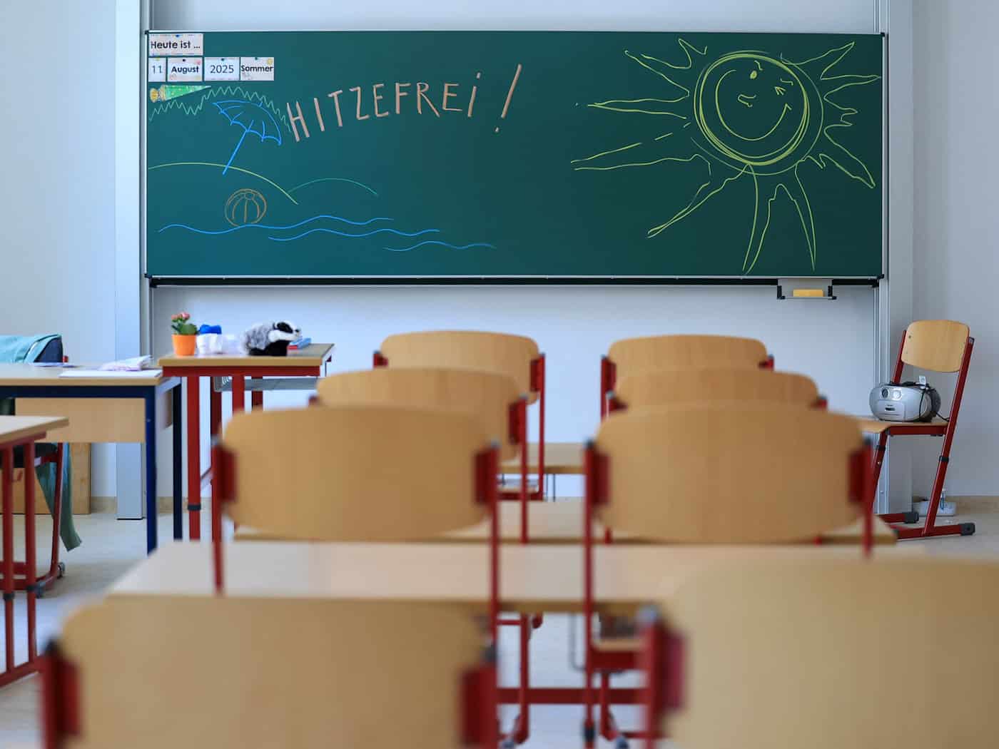 Bei extremer Hitze können einige Schulen schließen. (Symbolbild) / Foto: Jan Woitas/dpa