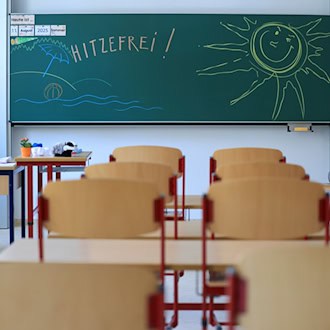 Bei extremer Hitze können einige Schulen schließen. (Symbolbild) / Foto: Jan Woitas/dpa