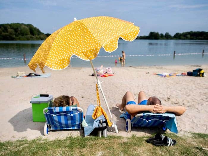 Die Wasserqualität der Badeseen in Niedersachsen und Bremen ist in den meisten Fällen ausgezeichnet. (Symbolfoto)  / Foto: Hauke-Christian Dittrich/dpa