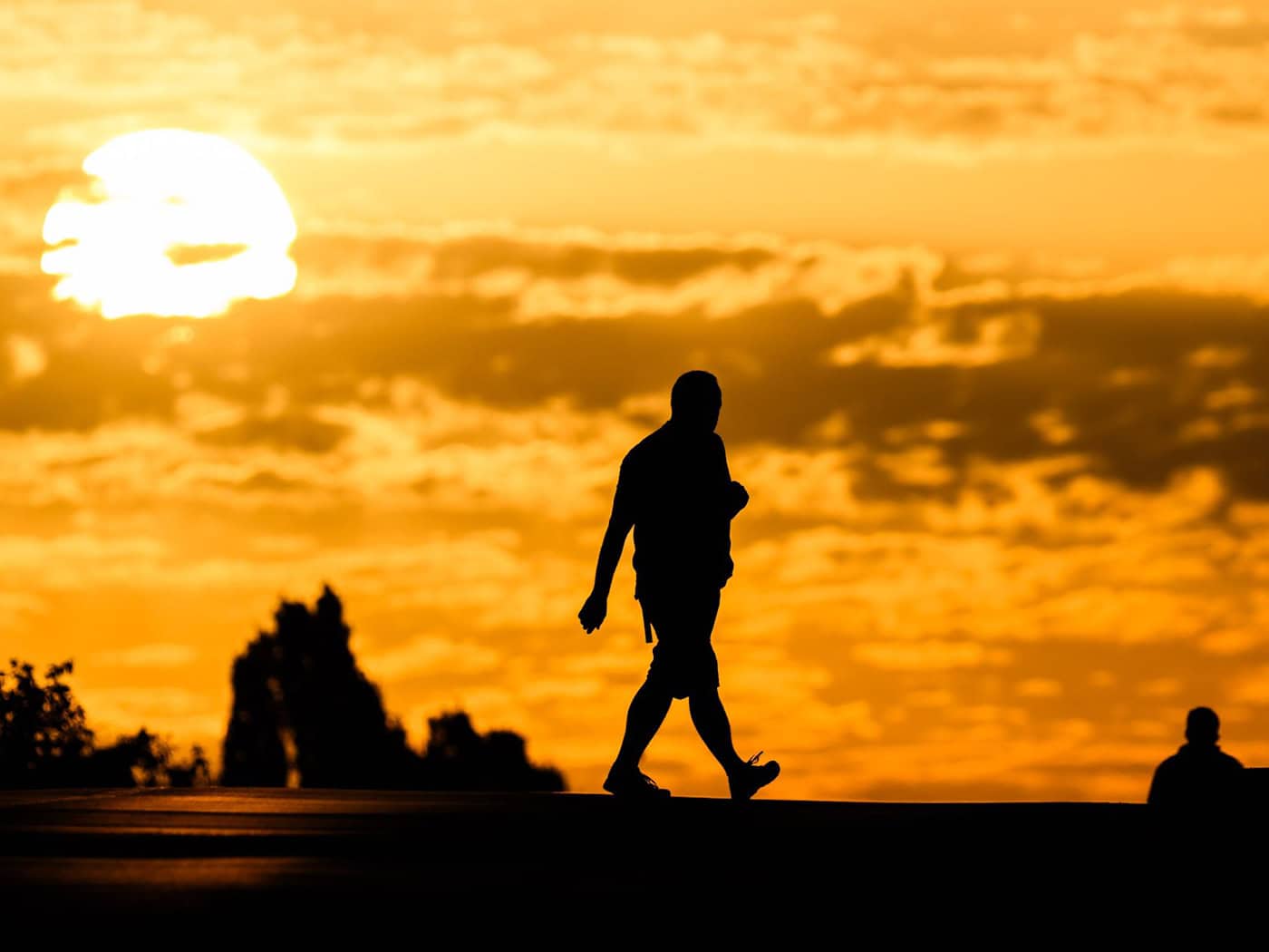 In Teilen Niedersachsen rechnet der Deutsche Wetterdienst am Freitag mit einer extremen Wärmebelastung. (Symbolbild)  / Foto: Julian Stratenschulte/dpa