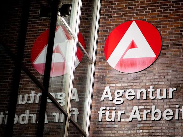 Die Arbeitsagentur nennt die Arbeitslosenzahl für Juni. / Foto: Hauke-Christian Dittrich/dpa