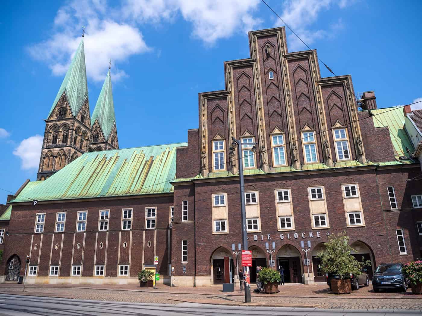 Die Sanierung des Konzerthauses wird deutlich teurer als geplant. (Archivbild) / Foto: Sina Schuldt/dpa