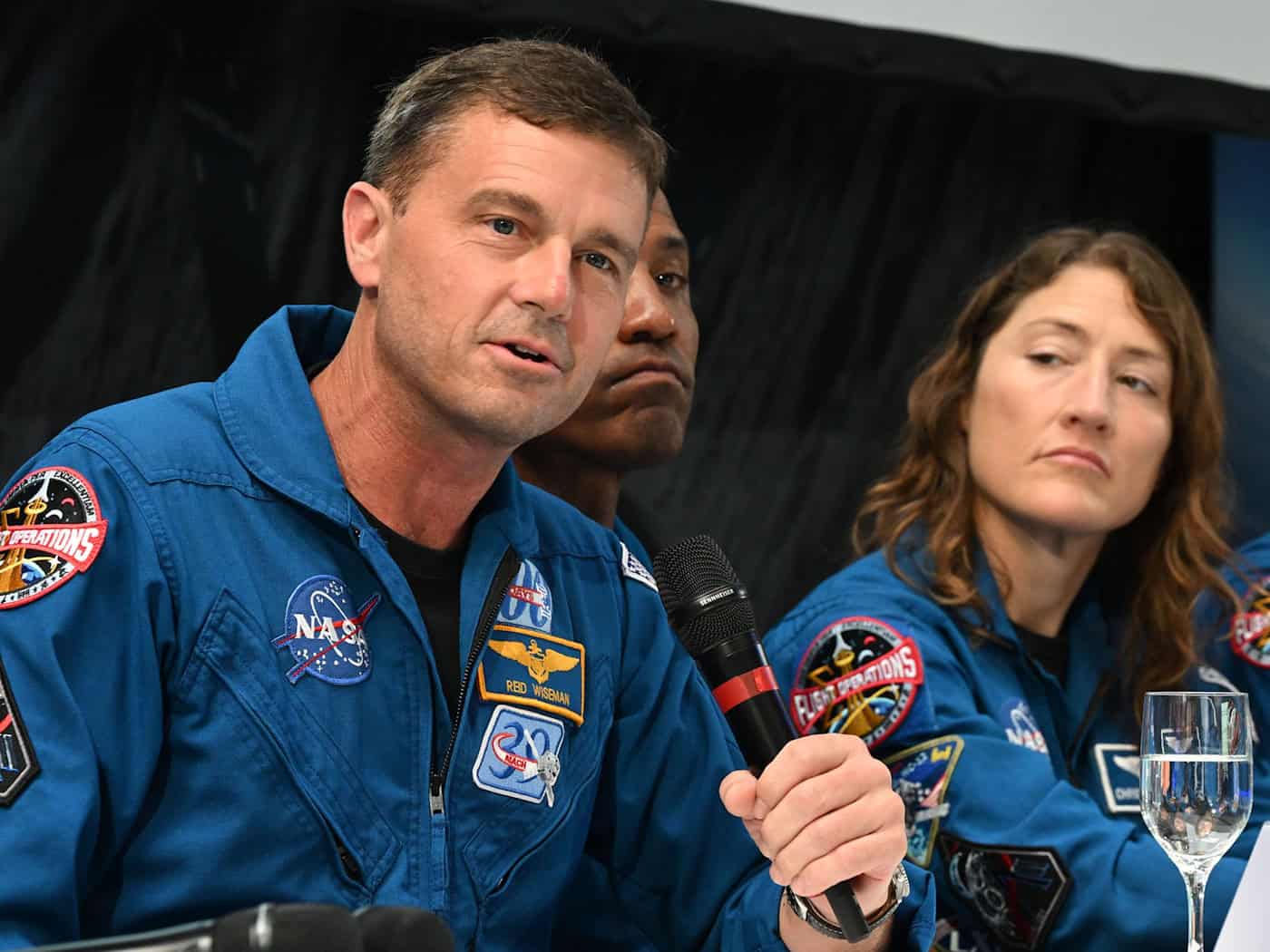 Die Artemis-Astronauten sind extra nach Bremen zu kommen, um sich bei den Ingenieuren zu bedanken.  / Foto: Carmen Jaspersen/dpa