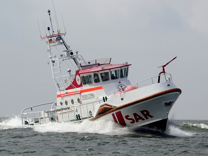 Nach einem Brand auf der Insel Trischen haben die Seenotretter aus Büsum den Vogelwart der kleinen Nordseeinsel in der Meldorfer Bucht in Sicherheit gebracht. (Symbolbild) / Foto: Carsten Rehder/dpa
