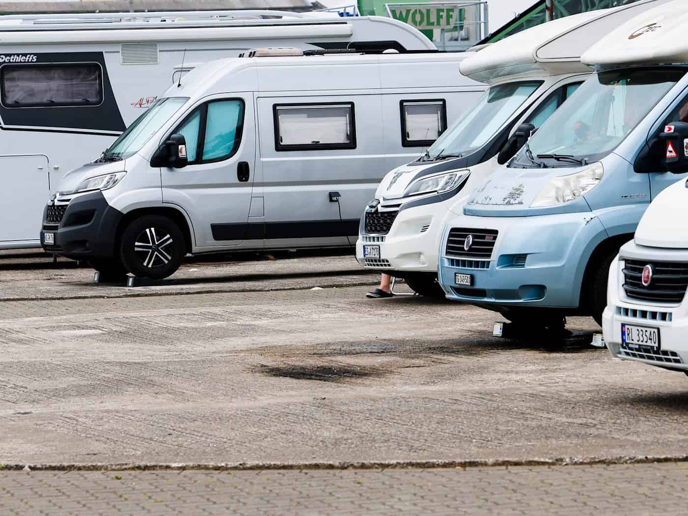 Auf einigen Stellplätzen für Wohnmobil und Caravan müssen Urlauber in Schleswig-Holstein, Mecklenburg-Vorpommern und Niedersachsen in diesem Jahr mehr zahlen. (Symbolbild) / Foto: Frank Molter/dpa