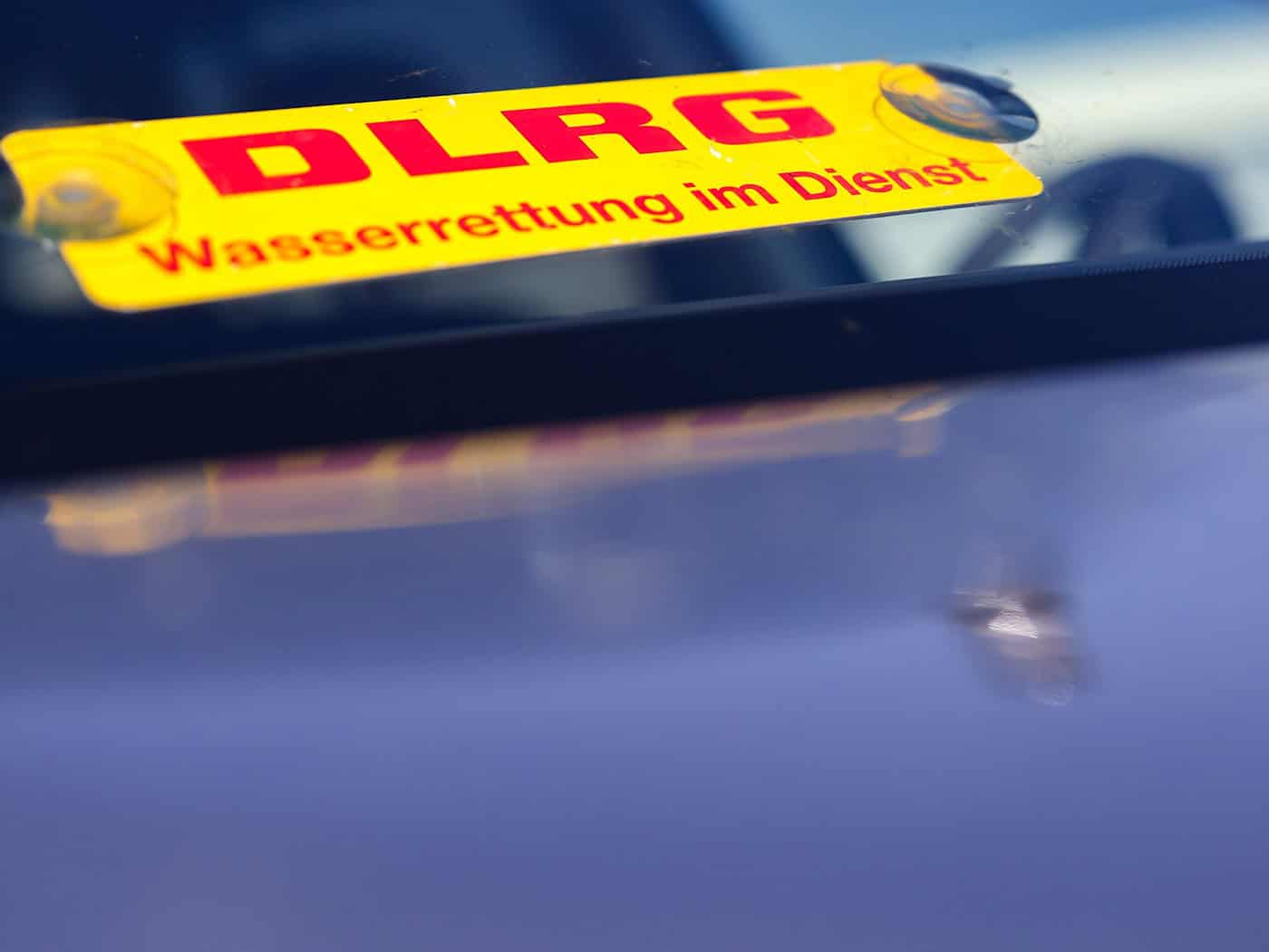 Im Kampf gegen das Ertrinken fordert die DLRG mehr Aufklärung der Bevölkerung. (Symbolbild) / Foto: Christoph Reichwein/dpa