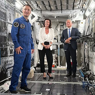 Für Notfälle: Astronaut Maurer übt Zähne ziehen