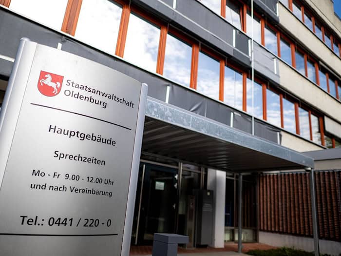 Die Staatsanwaltschaft erhebt nach dem Fund einer Leiche schwere Vorwürfe. (Symbolbild) / Foto: Sina Schuldt/dpa