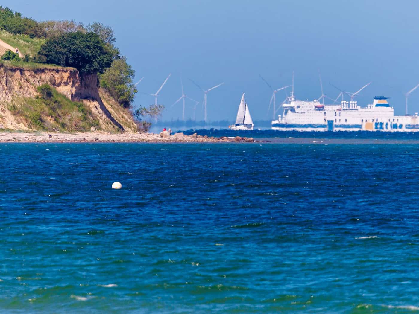 Zuletzt hat sich die Oberfläche von Nord- und Ostsee laut zuständigem Bundesamt vergleichsweise schnell erwärmt. (Archivbild) / Foto: Jens Büttner/dpa