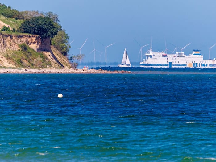 Zuletzt hat sich die Oberfläche von Nord- und Ostsee laut zuständigem Bundesamt vergleichsweise schnell erwärmt. (Archivbild) / Foto: Jens Büttner/dpa