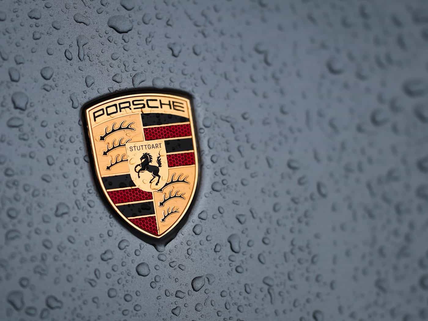 Bei Porsche wird aktuell über ein zweites Sparpaket verhandelt. (Archivbild) / Foto: Christoph Schmidt/dpa
