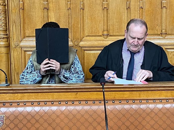 Das Opfer und der Angeklagte haben vor der Tat gemeinsam gefeiert.  / Foto: Janet Binder/dpa