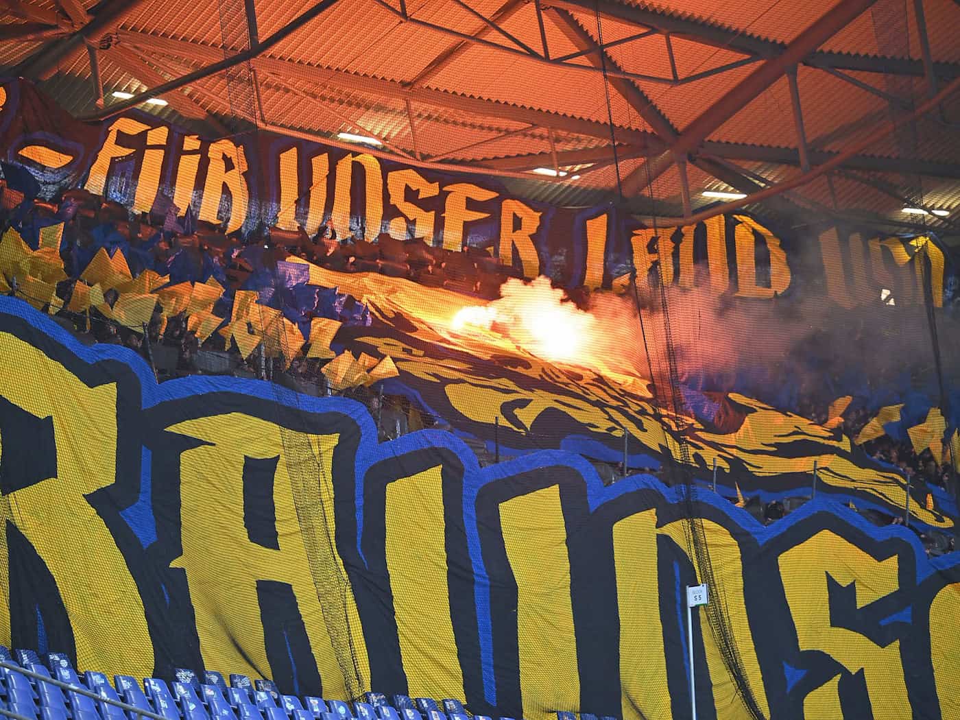 118.200 Euro Strafe für Eintracht Braunschweig nach Pyrotechnik im Niedersachsen-Derby