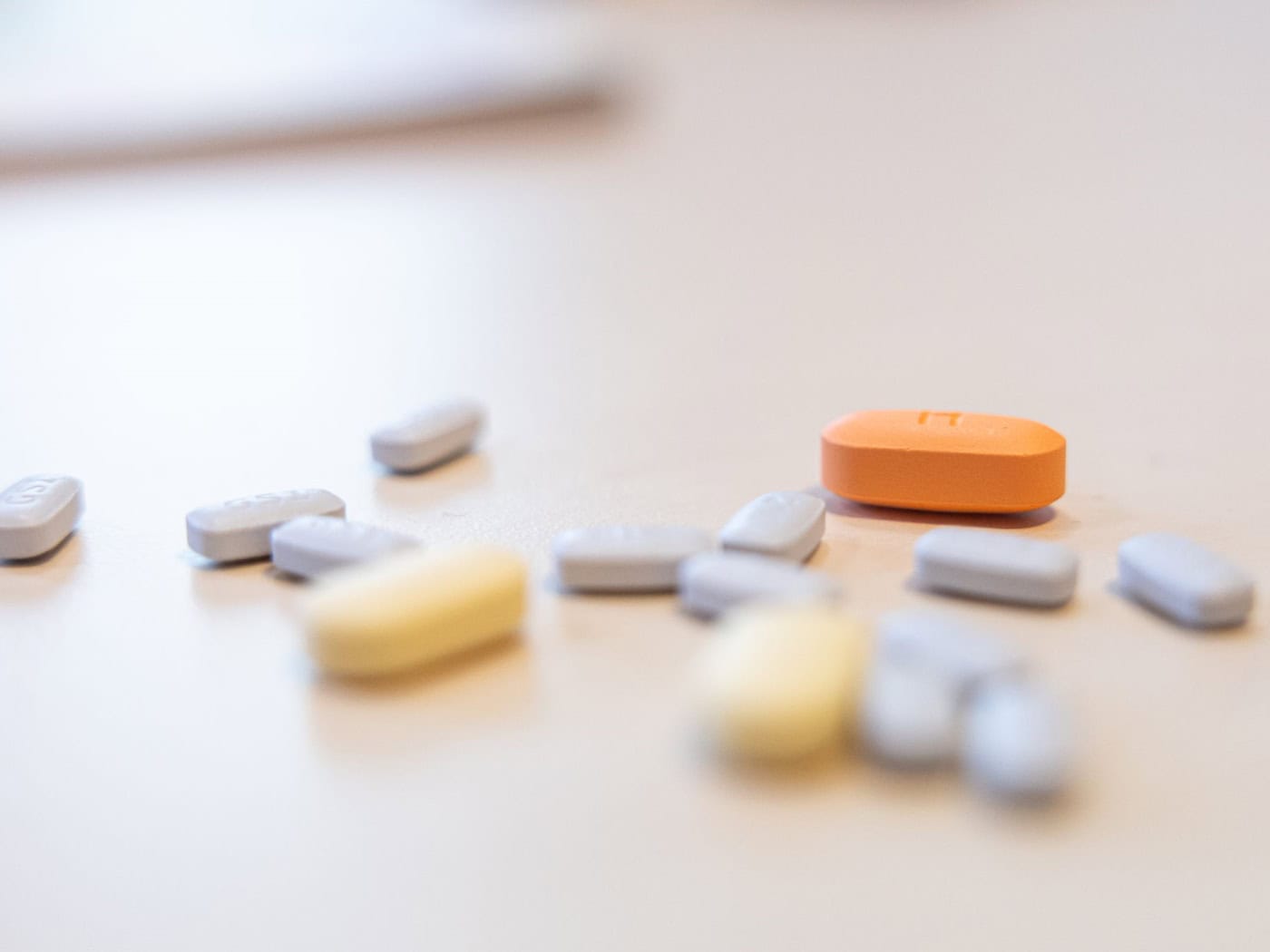Schmuggel-Tabletten zwischen geröstetem Knoblauch versteckt