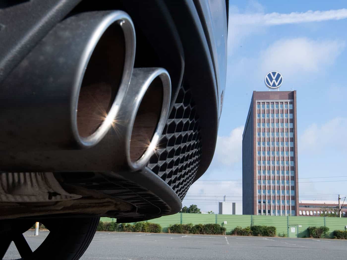 Der Streit um die Haftung für den Dieselskandal bei VW geht erneut vor Gericht. (Archivbild) / Foto: Julian Stratenschulte/dpa