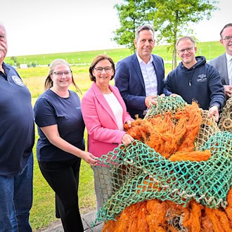 Niedersachsen: Ehrenamtliche bergen mehr als eine Tonne Geisternetze vor Ostfriesland